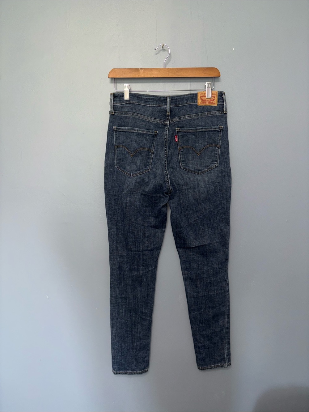 Levi’s • Jeans - Picture 2 of 2